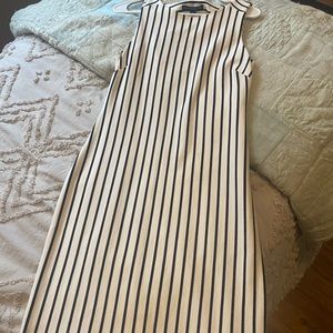 Banana republic black and white striped dress S